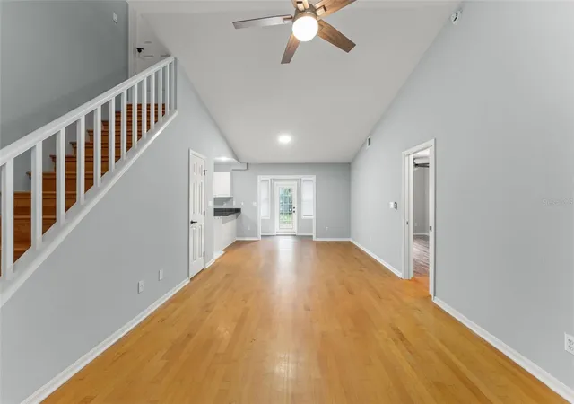Photo 3 of Single family home for sale at 805 W Smith St, Orlando, FL 32804 | MLS# O6421190 | Listing updated on 2026-09-03