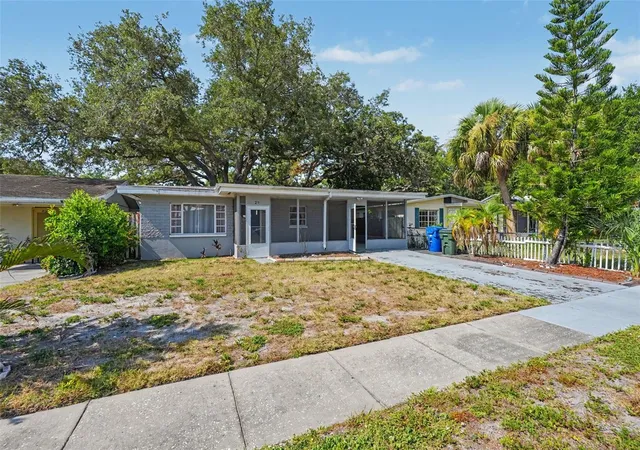 Homes for sale in Largo, FL | 29 6th Ave Se, Largo, FL 33771 | MLS# TB8524698