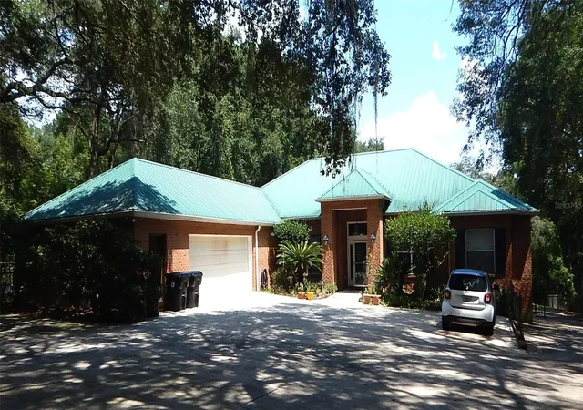 Photo 2 of Single family home for sale at 8315 Lilly Lake Rd, Melrose, FL 32666 | MLS# GC541579 | Listing updated on 2026-08-25