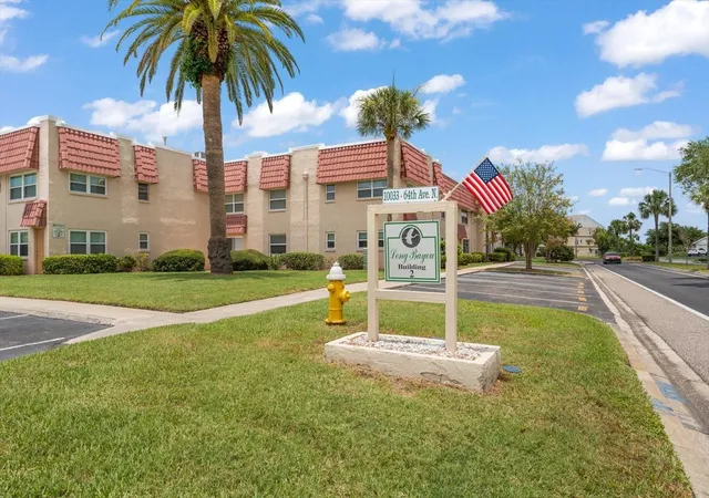Homes for sale in St Petersburg, FL | 10033 64th Ave N #19, St Petersburg, FL 33708 | MLS# TB8524700