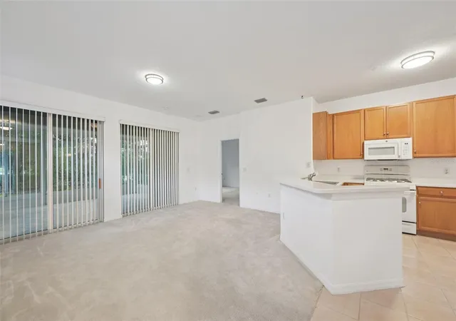5th image of 2040 Sifield Grns Wy, SUN CITY CENTER, FL 33573