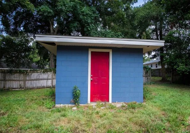 4th image of 900 Kentucky Blvd, Eustis, FL 32726 | MLS# G5114483
