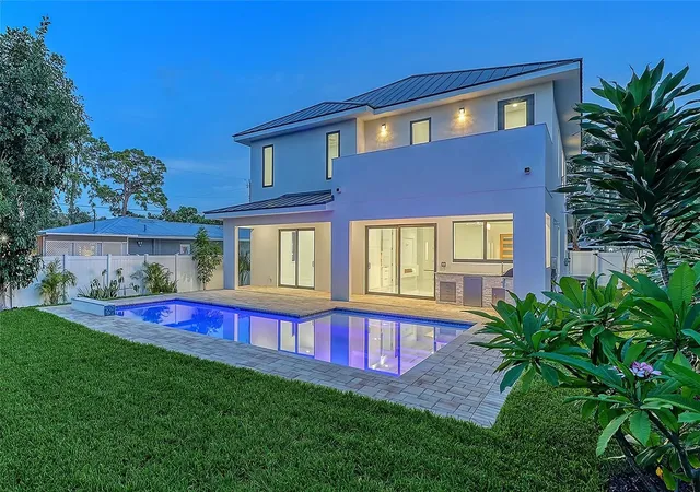 Photo 2 of Single family home for sale at 2483 Bay St, Sarasota, FL 34237 | MLS# A4698594 | Listing updated on 2026-08-09