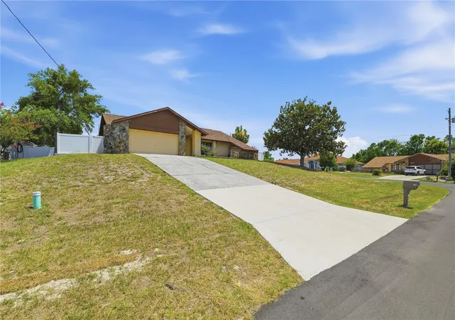Photo 3 of Single family home for sale at 9470 Montebello Ln, Spring Hill, FL 34608 | MLS# TB8524735 | Listing updated on 2026-09-15