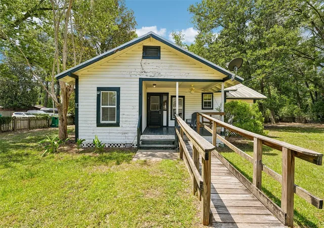 1st image of 14306 Nw 145th Ter, Alachua, FL 32615 | MLS# O6421219