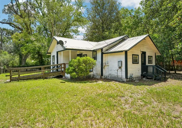 3rd image of 14306 Nw 145Th Ter, Alachua, FL 32615 | MLS# O6421219