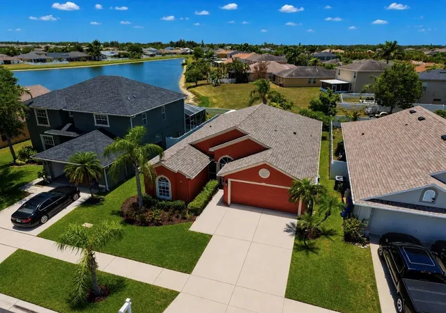 Homes for sale in Ruskin, FL | 1836 Raven Glen Dr, Ruskin, FL 33570 | MLS# TB8524738