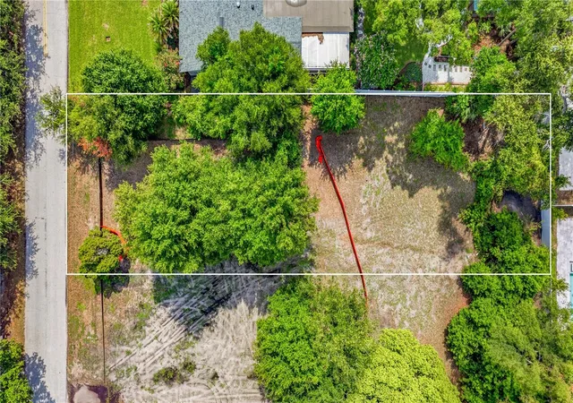 Photo 4 of Single family home for sale at 1006 W Adalee St, Tampa, FL 33603 | MLS# TB8524743 | Listing updated on 2026-08-20