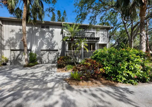 Photo 2 of Townhouse for sale at 1479 Landings Cir #41, Sarasota, FL 34231 | MLS# A4698603 | Listing updated on 2026-08-31