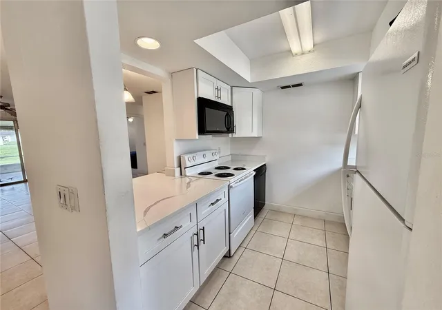 3rd image of 9605 Eastfield Rd #9605, Thonotosassa, FL 33592 | MLS# O6421243