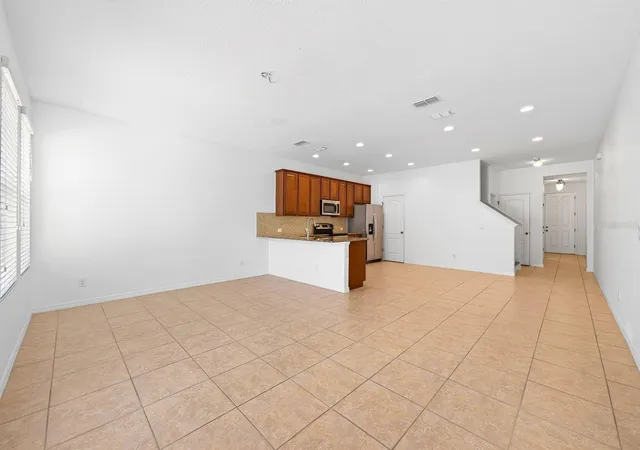 Photo 3 of Townhouse for sale at 11429 Brownstone St, Windermere, FL 34786 | MLS# O6421245 | Listing updated on 2026-09-17