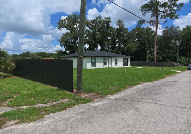 Photo 3 of Single family home for sale at 3400 Se 11th Avenue, Ocala, FL 34471 | MLS# A4698607 | Listing updated on 2026-07-17