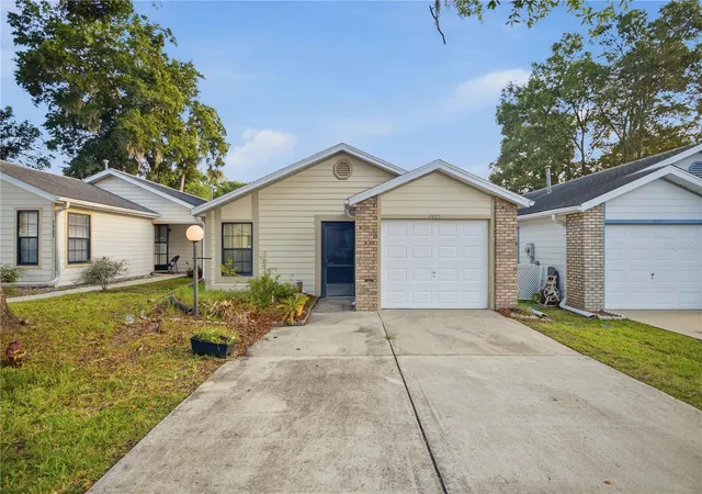 1st image of 3925 Ne 22nd St, Ocala, FL 34470 | MLS# OM727669