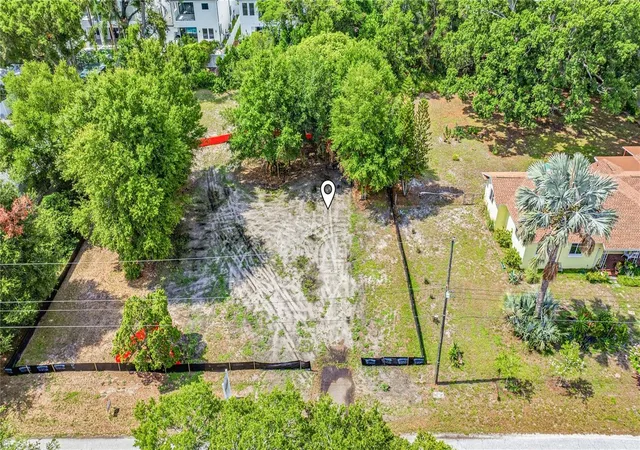 Photo 4 of Single family home for sale at 1008 W Adalee St, Tampa, FL 33603 | MLS# TB8524776 | Listing updated on 2026-08-29