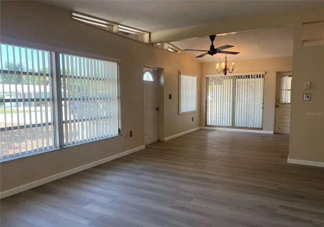2nd image of 321 Alba St E, Venice, FL 34285 | MLS# N6144880
