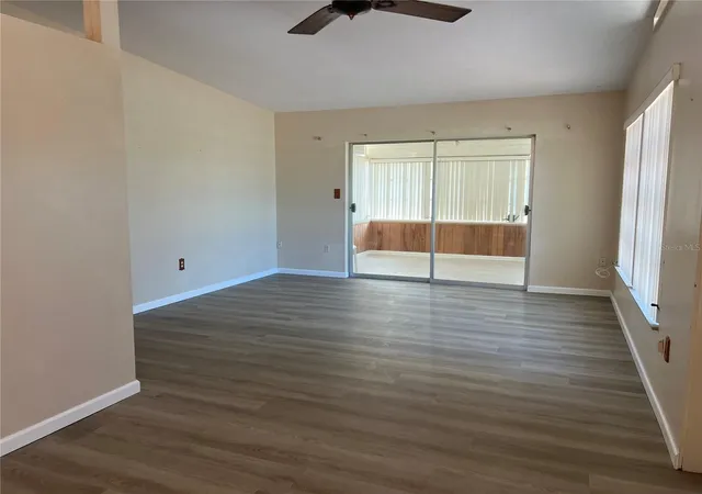 3rd image of 321 Alba St E, Venice, FL 34285 | MLS# N6144880