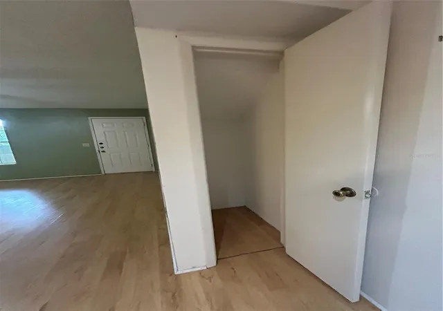 5th image of 380 Lakepointe Dr, Altamonte Springs, FL 32701