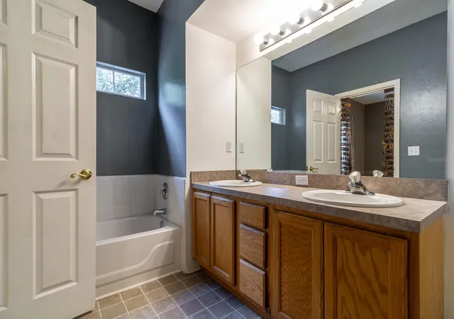 29th image of 5047 Nw 1st Pl #92, Gainesville, FL 32607 | MLS# GC541592
