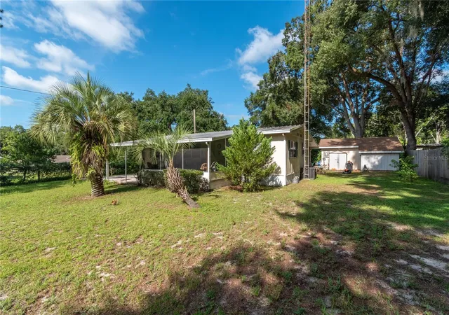 2nd image of 5888 Se 164th Ave, Ocklawaha, FL 32179 | MLS# TB8524827