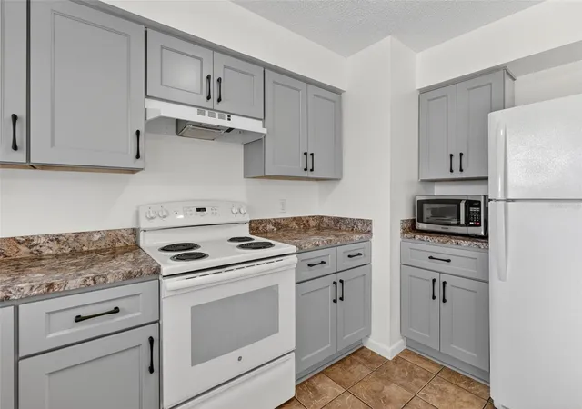 2nd image of 2319 S Tennyson Pt, Homosassa, FL 34448 | MLS# OM727684