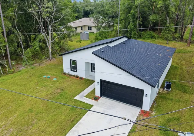 Homes for sale in Citrus Springs, FL | 8809 N Circular Wy, Citrus Springs, FL 34434 | MLS# O6421308