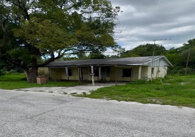 2nd image of 131 E Bay Blvd S, Lake Wales, FL 33859 | MLS# S5152804