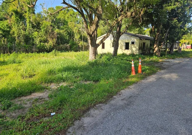 3rd image of 131 E Bay Blvd S, Lake Wales, FL 33859 | MLS# S5152804