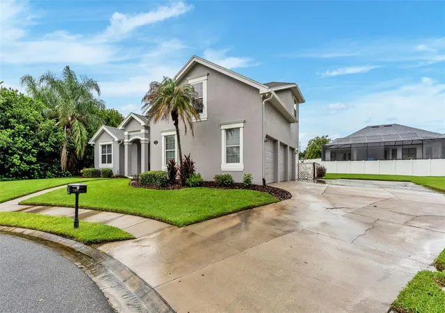Homes for sale in Lakeland, FL | 7350 Osprey Landing Pt, Lakeland, FL 33813 | MLS# L4963180