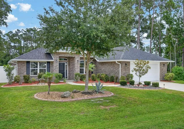 Photo 3 of Single family home for sale at 24 Lincoln Ln, Palm Coast, FL 32137 | MLS# FC319640 | Listing updated on 2026-10-04
