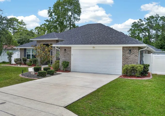 Photo 3 of Single family home for sale at 24 Lincoln Ln, Palm Coast, FL 32137 | MLS# FC319640 | Listing updated on 2026-10-04