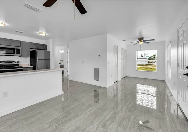 Photo 4 of Single family home for sale at 5310 22nd Street Ct E, Bradenton, FL 34203 | MLS# A4698642 | Listing updated on 2026-09-23