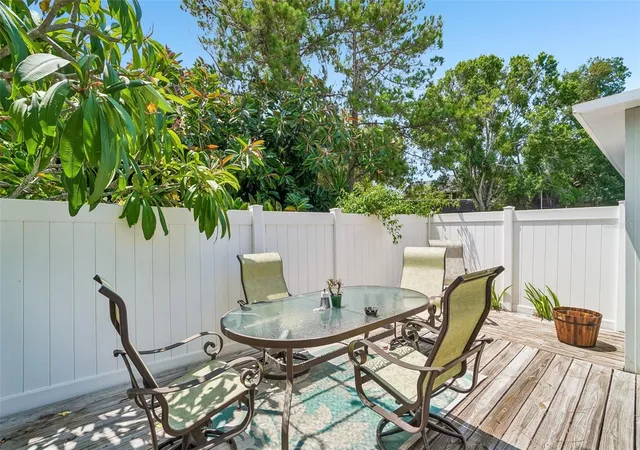 2nd image of 8350 Savannah Trace Cir, TAMPA, FL 33615