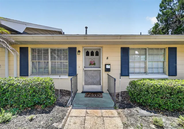 2nd image of 445 S Grandview St #8, Mount Dora, FL 32757 | MLS# G5114501