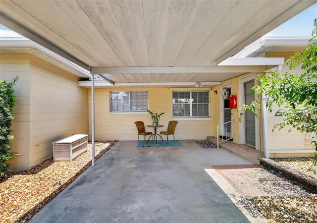 2nd image of 445 S Grandview St, MOUNT DORA, FL 32757