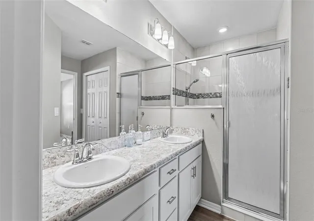 Photo 3 of Sale Pending at 3863 Willow Ridge Dr, Lakeland, FL 33810 | MLS# L4963181 | Listing updated on 2026-08-04