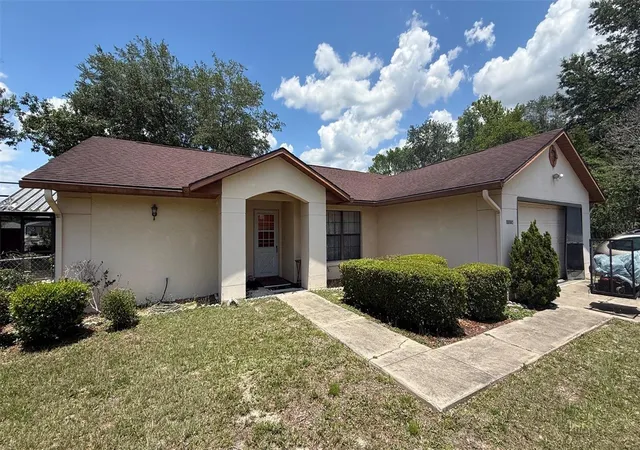 Photo 2 of Single family home for sale at 15165 Sw 39th Circle, Ocala, FL 34473 | MLS# OM727695 | Listing updated on 2026-09-25