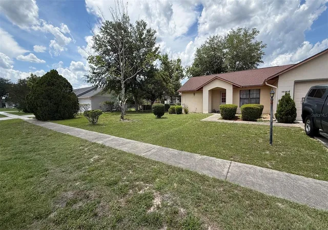 Photo 3 of Single family home for sale at 15165 Sw 39th Circle, Ocala, FL 34473 | MLS# OM727695 | Listing updated on 2026-09-25