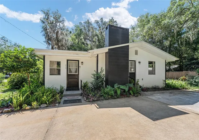 Photo 1 of Single family home for sale at 25140 Ne 133rd Place, Fort Mc Coy, FL 32134 | MLS# O6421348 | Listing updated on 2026-07-26
