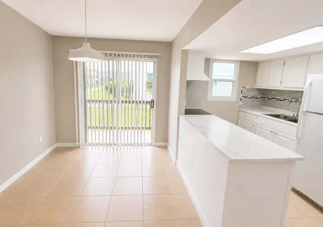 Photo 3 of Condo for sale at 2779 L B Mcleod Rd, Orlando, FL 32805 | MLS# O6421356 | Listing updated on 2026-09-14