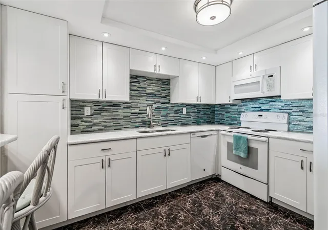 4th image of 17920 Gulf Blvd #1504, Redington Shores, FL 33708 | MLS# TB8524894