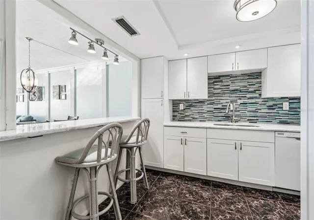5th image of 17920 Gulf Blvd #1504, Redington Shores, FL 33708 | MLS# TB8524894