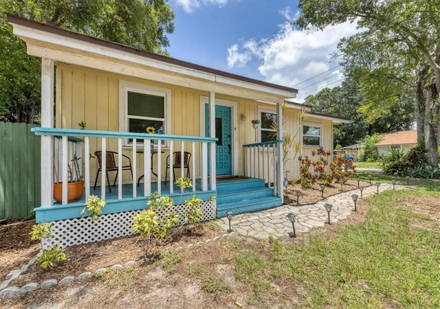 Photo 1 of Single family home for sale at 900 Beverly Ave, Largo, FL 33770 | MLS# TB8524897 | Listing updated on 2026-09-04