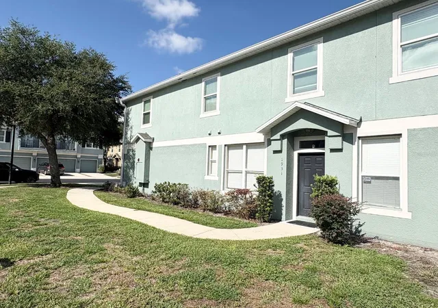 Homes for sale in Sanford, FL | 1931 San Jacinto Cir #1931, Sanford, FL 32771 | MLS# O6421363