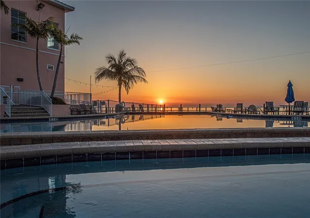 Homes for sale in St Petersburg, FL | 4725 Coquina Key Drive, St Petersburg, FL 33705 | Houzeo