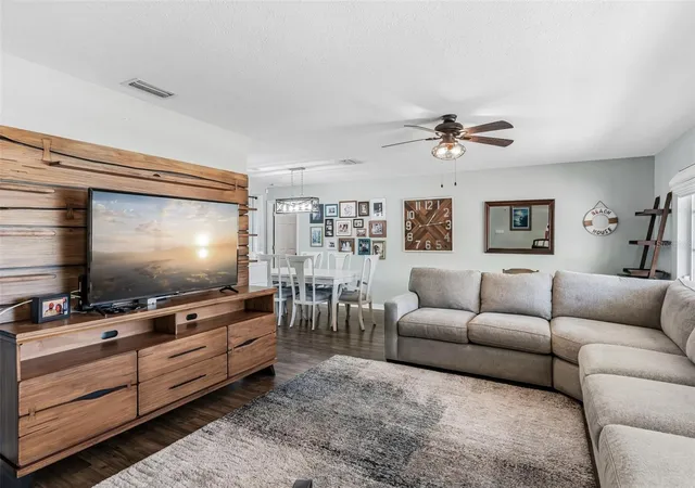 2nd image of 14570 Tanglewood Dr, Largo, FL 33774 | MLS# TB8524902