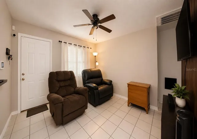 3rd image of 3319 Avenue U Nw, Winter Haven, FL 33881 | MLS# S5152821