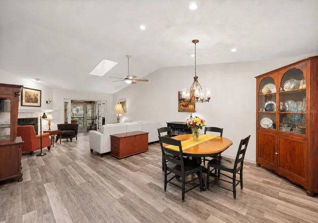 3rd image of 1598 Nw 19Th Cir, Gainesville, FL 32605 | MLS# GC541605