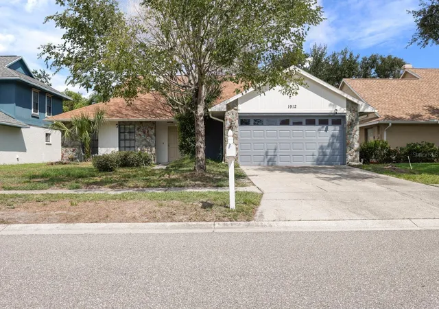 Photo 1 of Single family home for sale at 1912 Firethorn Ct, Brandon, FL 33511 | MLS# TB8524906 | Listing updated on 2026-07-20