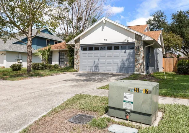 Photo 3 of Single family home for sale at 1912 Firethorn Ct, Brandon, FL 33511 | MLS# TB8524906 | Listing updated on 2026-07-20