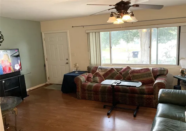 Photo 3 of Single family home for sale at 416 Crabtree Ave, Orlando, FL 32835 | MLS# O6421381 | Listing updated on 2026-07-01